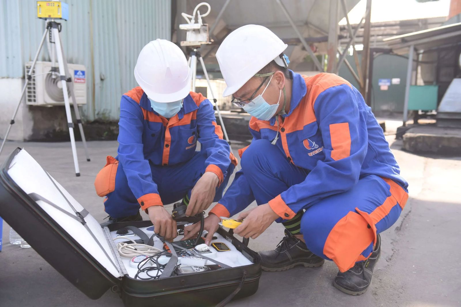 Báo cáo quan trắc môi trường định kỳ được áp dụng cho một loạt các tổ chức và cá nhân