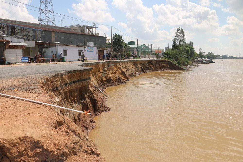 Việc sử dụng nước ngầm quá mức gây ra sụt lún vùng đất lân cận